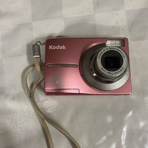 Camera not included batteries and no charger